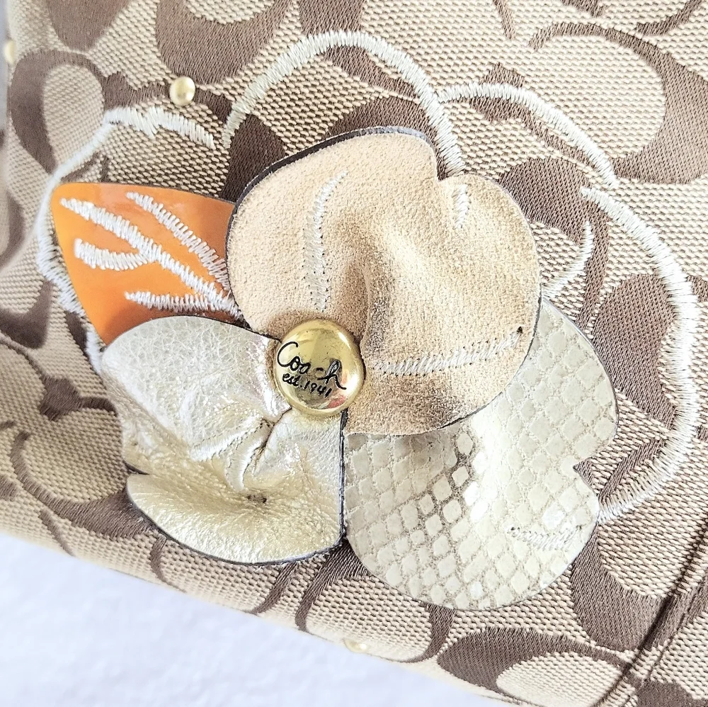 Coach Bleecker Khaki Signature Patchwork Floral Metallic Gold Tote Bag Y2K - Picture 6 of 15